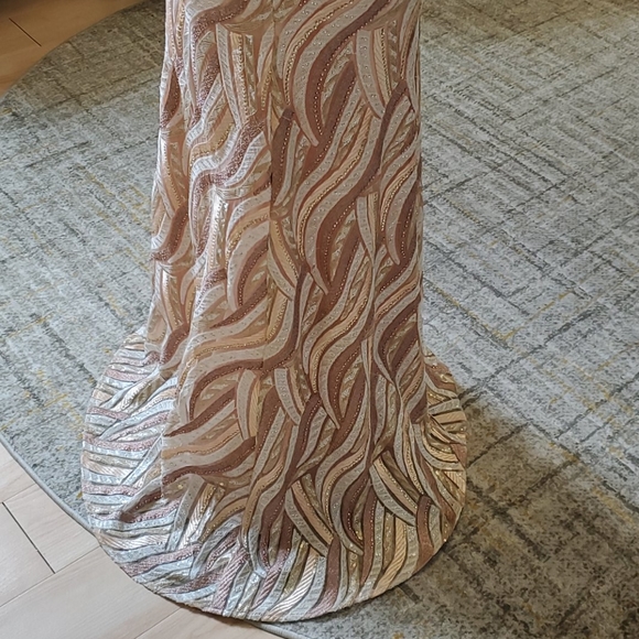 SIZE 4 No Alterations two piece prom gown in blush - Picture 9 of 13